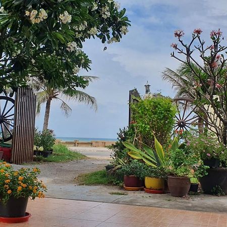 Seesea Thai Wooden House On Beachfront Pracsuap Khirikhan Kültér fotó